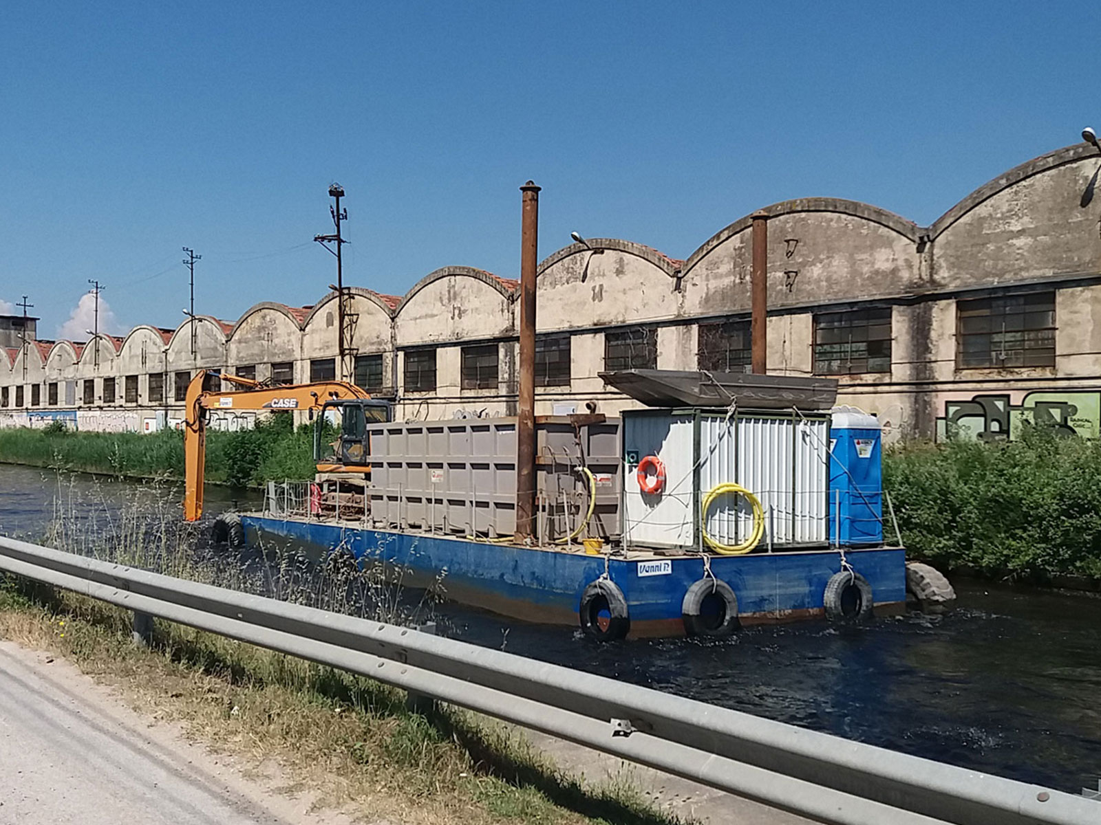Dragaggio di un tratto del canale di collegamento tra il Fiume Arno ed il Canale dei Navicelli – Canale Incile – anno 2017 - Vanni Pierino - Pisa e Livorno